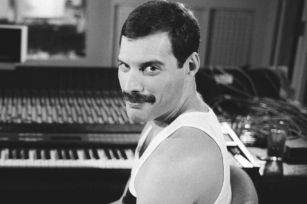 ♰ Freddie Mercury.