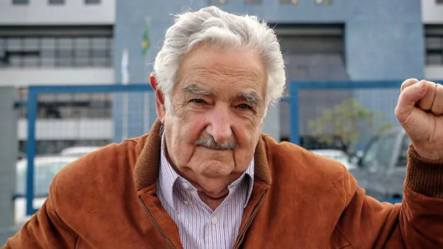 ♰ José Alberto Mujica Cordano.