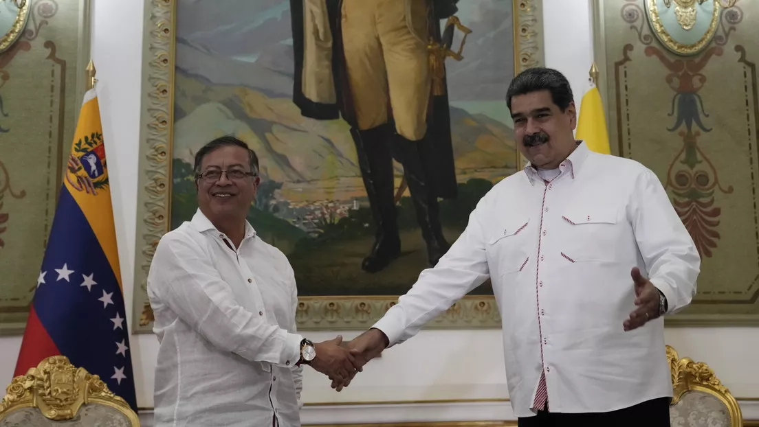 Gustavo Francisco Petro Urrego / Nicolás Maduro Moros.