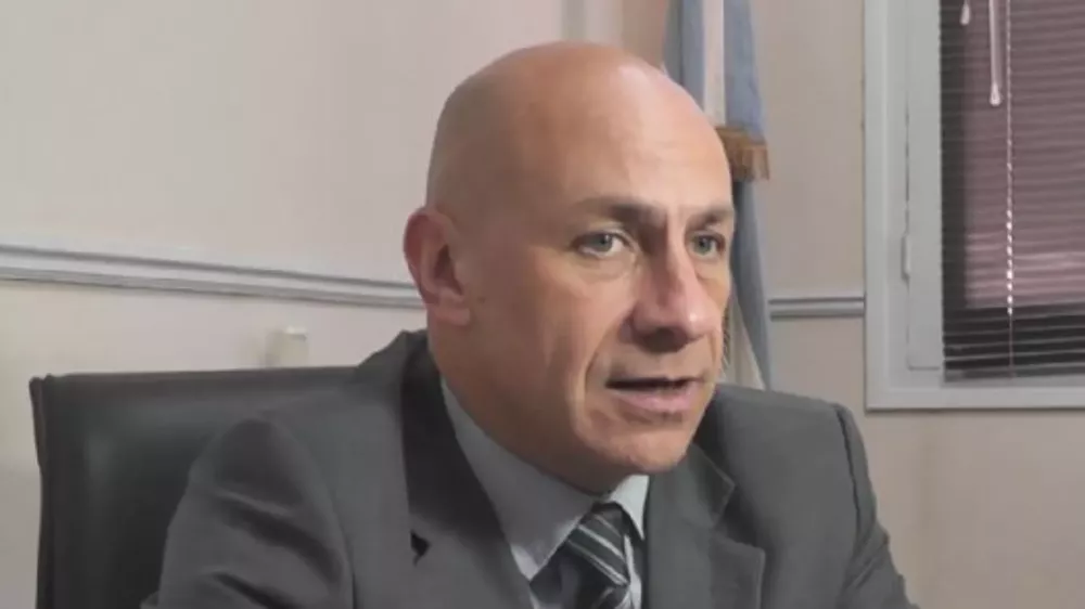 Luis Fadel.