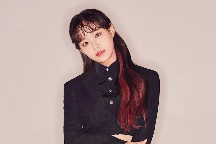 Kim Ji-Woo conocida artísticamente como Chuu.