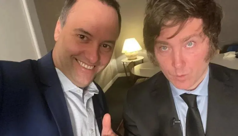 Manuel Adorni y Javier Gerardo Milei.