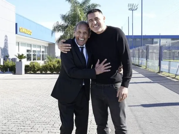Miguel Ángel Russo y Juan Román Riquelme.