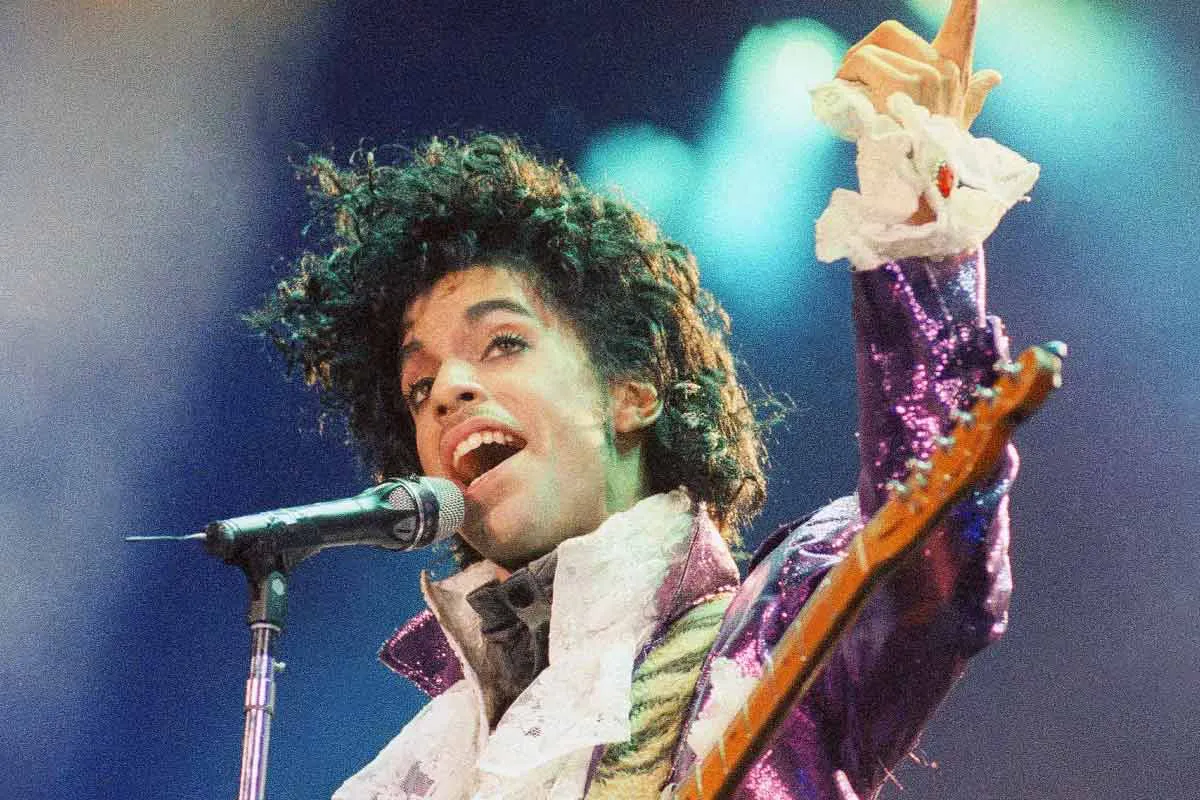 Prince Rogers Nelson, conocido simplemente como Prince