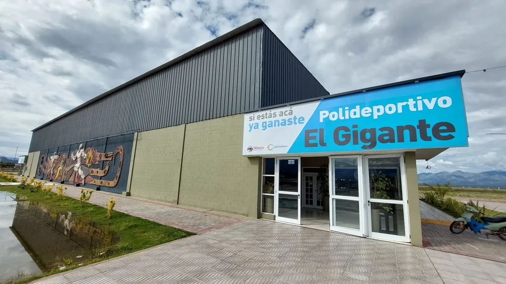 Polideportivo Municipal El Gigante.