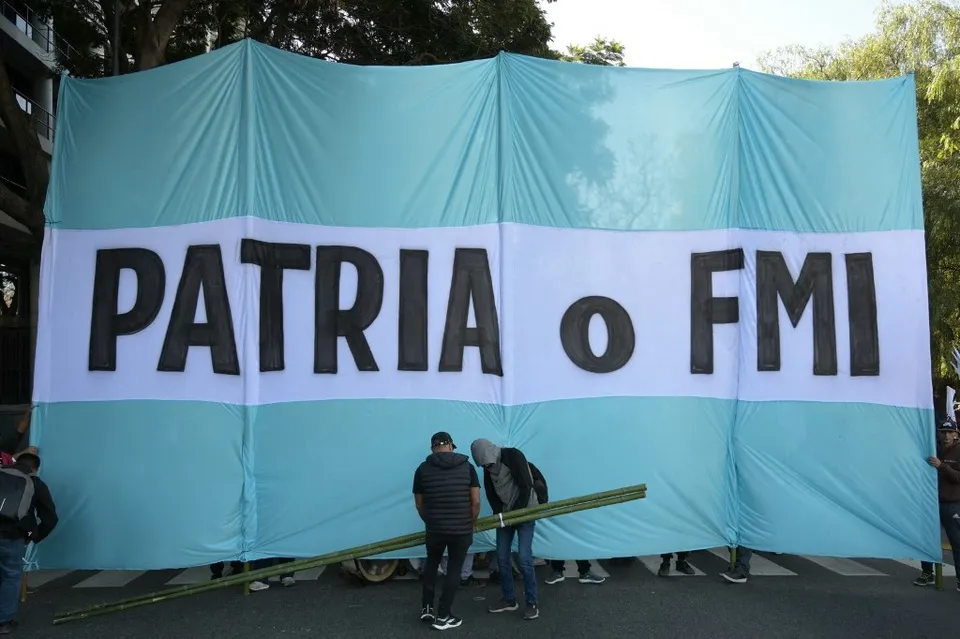 Patria o FMI.