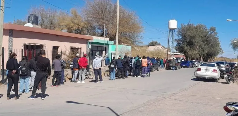 Búsqueda masiva de empleo en Fiambalá.