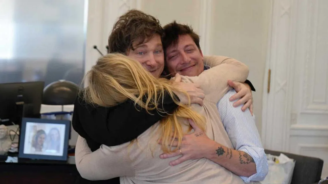 Karina Elizabeth Milei, Javier Gerardo Milei y Santiago Luis Caputo.